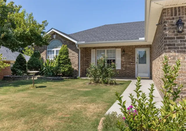 Photo 2 of Single family home for sale at 501 Spicewood Trl, Centerton, AR 72719 | MLS# 1358669 | Listing updated on 2026-09-07