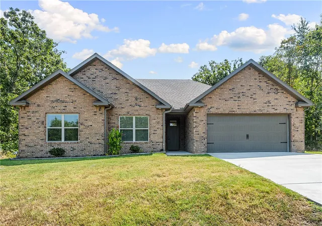 Photo 2 of Single family home for sale at 6 Drayton Ln, Bella Vista, AR 72715 | MLS# 1358620 | Listing updated on 2026-09-02