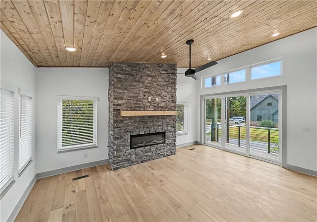 Photo 3 of Single family home for sale at 29 Eastleigh Cir, Bella Vista, AR 72714 | MLS# 1358718 | Listing updated on 2026-09-14