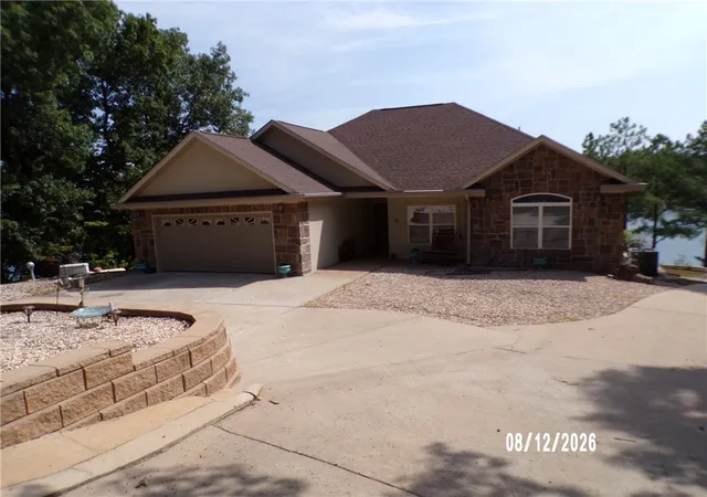 Photo 3 of Single family home for sale at 9 Uppingham Ln, Bella Vista, AR 72714 | MLS# 1358702 | Listing updated on 2026-09-05