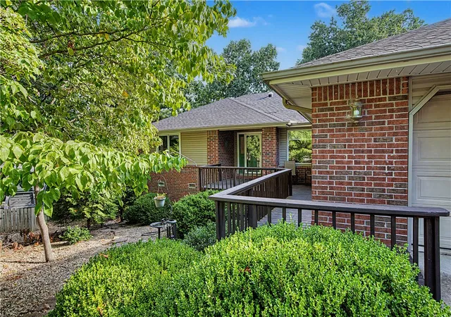 Photo 2 of Sale Pending at 4 Roding Cir, Bella Vista, AR 72715 | MLS# 1358661 | Listing updated on 2026-08-30