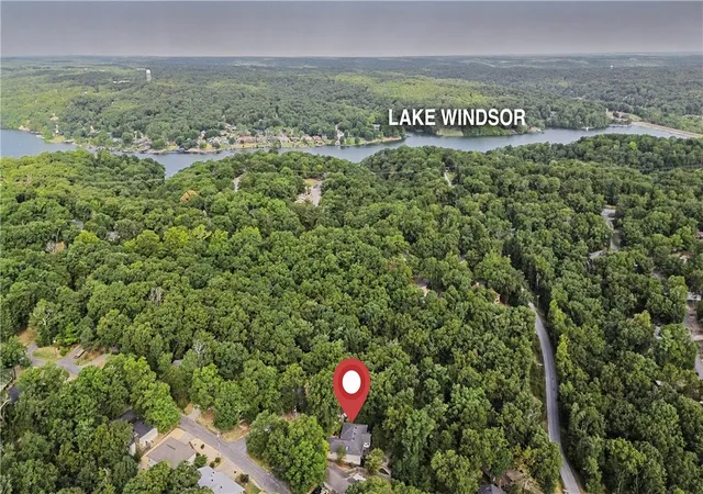 Photo 4 of Sale Pending at 4 Roding Cir, Bella Vista, AR 72715 | MLS# 1358661 | Listing updated on 2026-08-30