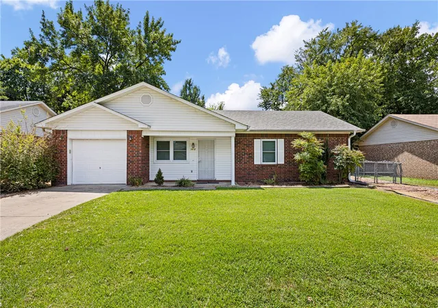 Photo 1 of Single family home for sale at 1612 E L St, Russellville, AR 72801 | MLS# 1358312 | Listing updated on 2026-08-29