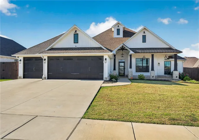 Photo 3 of Single family home for sale at 1807 Shelby St, Pea Ridge, AR 72751 | MLS# 1357374 | Listing updated on 2026-09-14