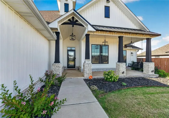 Photo 3 of Single family home for sale at 1807 Shelby St, Pea Ridge, AR 72751 | MLS# 1357374 | Listing updated on 2026-10-06