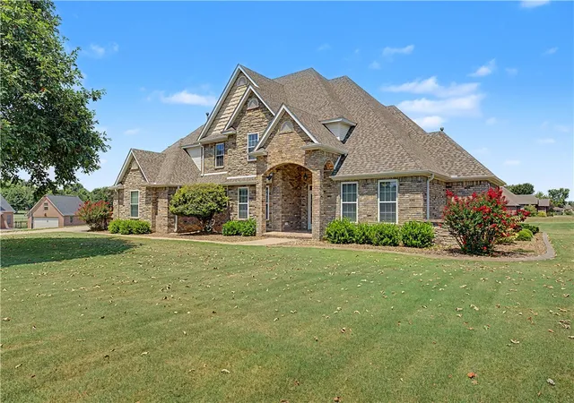 Photo 2 of Single family home for sale at 2634 River Rock Cir, Fayetteville, AR 72703 | MLS# 1358737 | Listing updated on 2026-09-14