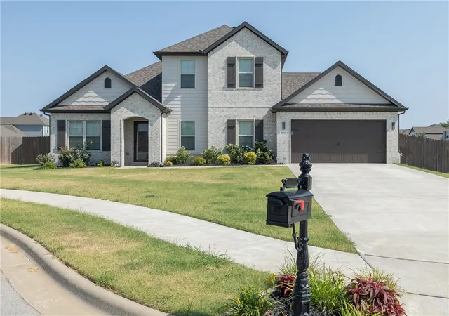Photo 2 of Single family home for sale at 900 Rawlings Cir, Pea Ridge, AR 72751 | MLS# 1358346 | Listing updated on 2026-09-10