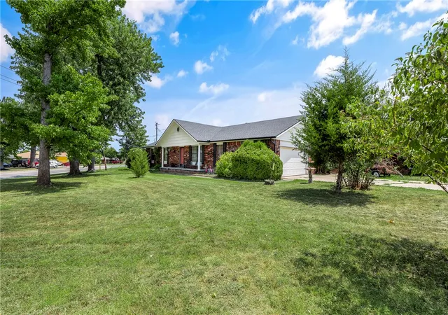 Photo 2 of Single family home for sale at 901 S 12th Place, Rogers, AR 72756 | MLS# 1358467 | Listing updated on 2026-10-21