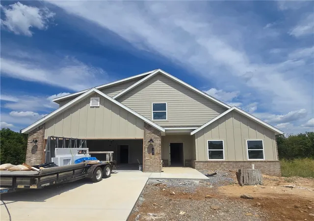 Photo 1 of Single family home for sale at 301 W Hondo St, Siloam Springs, AR 72761 | MLS# 1358468 | Listing updated on 2026-09-03