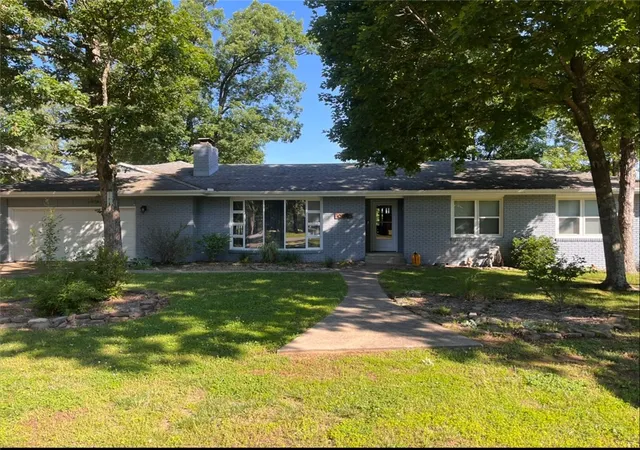 Photo 1 of Single family home for sale at 1 Hillcrest Dr, Holiday Island, AR 72631 | MLS# 1358740 | Listing updated on 2026-08-28