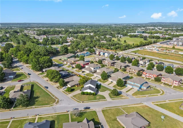 Photo 36 of Multi family home for sale at 662 N Meadowlands Dr, Fayetteville, AR 72704 | MLS# 1358326 | Listing updated on 2026-09-02