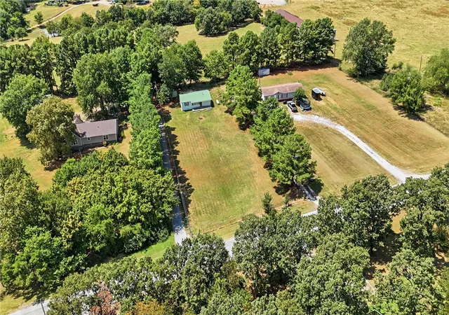 Photo 2 of Single family home for sale at 11261 Shumate Xing Rd, Farmington, AR 72730 | MLS# 1358842 | Listing updated on 2026-09-05