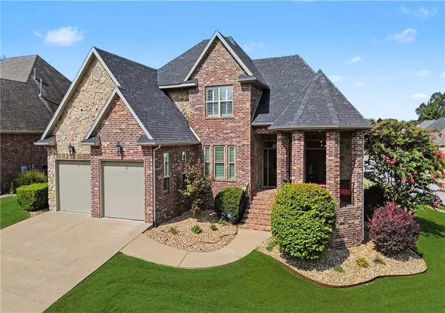 Single family home for sale at 5500 S Lancaster Dr, Rogers, AR 72758 | MLS# 1358454