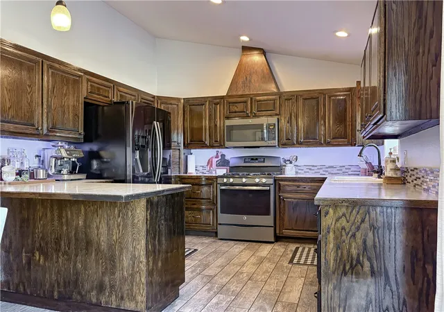 Photo 3 of Sale Pending at 315 County Rd 6012, Berryville, AR 72616 | MLS# 1358841 | Listing updated on 2026-09-30