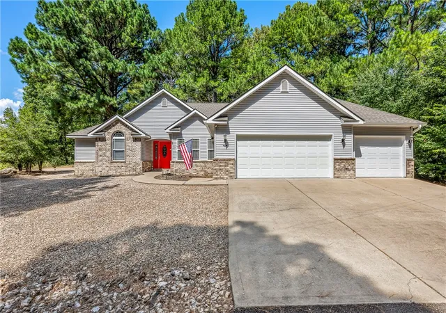 Photo 1 of Single family home for sale at 1 Kincardine Ln, Bella Vista, AR 72715 | MLS# 1358549 | Listing updated on 2026-09-08