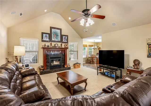 Photo 3 of Single family home for sale at 1 Kincardine Ln, Bella Vista, AR 72715 | MLS# 1358549 | Listing updated on 2026-09-08