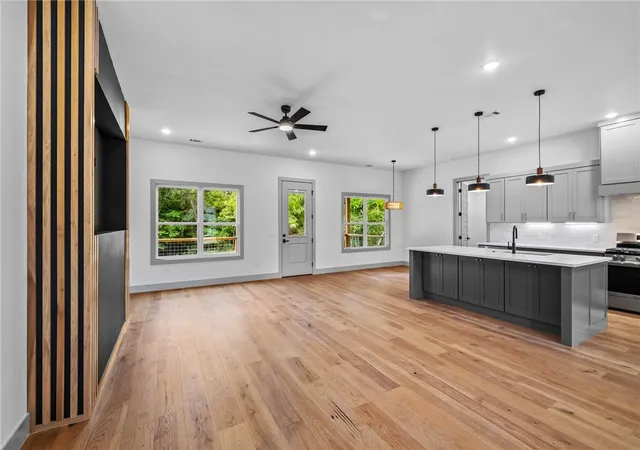 Photo 3 of Sale Pending at 2 Hemel Ln, Bella Vista, AR 72714 | MLS# 1358573 | Listing updated on 2026-09-04