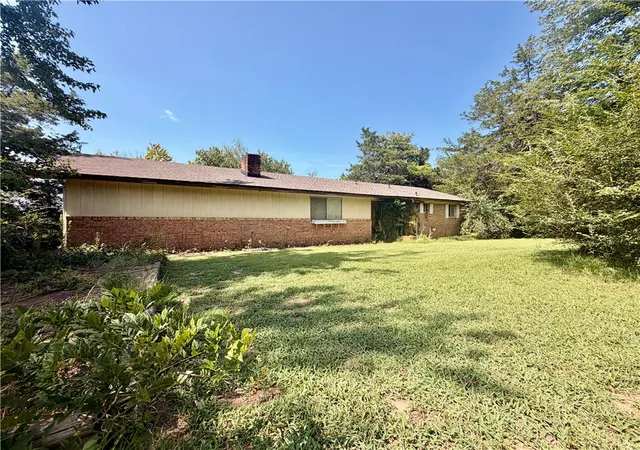 Photo 2 of Sale Pending at 110 Scenic Acres Ln, Russellville, AR 72802 | MLS# 1358772 | Listing updated on 2026-08-31