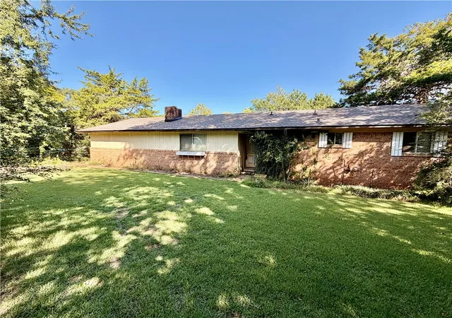 Photo 3 of Sale Pending at 110 Scenic Acres Ln, Russellville, AR 72802 | MLS# 1358772 | Listing updated on 2026-08-31