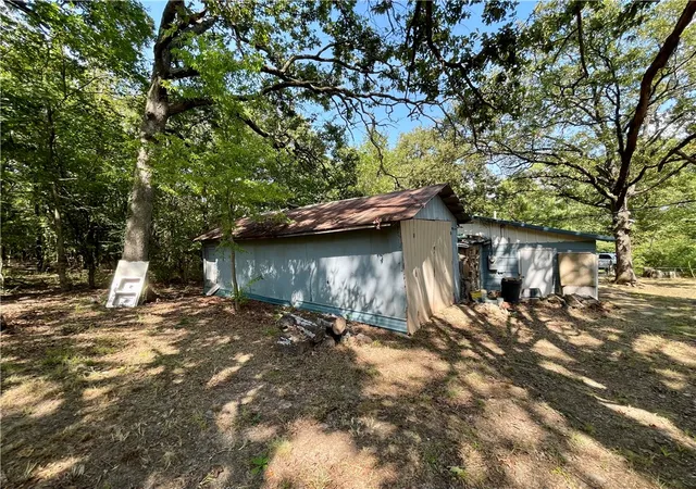 Photo 2 of Single family home for sale at 702 Edgewood Pl, Huntsville, AR 72740 | MLS# 1358838 | Listing updated on 2026-10-05