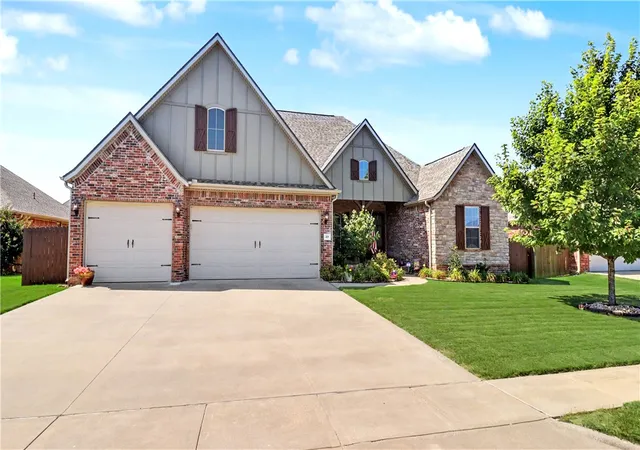 Photo 3 of Single family home for sale at 439 Penzo Ave, Tontitown, AR 72762 | MLS# 1358337 | Listing updated on 2026-09-10