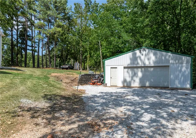 Photo 16 of Single family home for sale at 8557 Manor Dr, Bentonville, AR 72712 | MLS# 1358878 | Listing updated on 2026-08-29
