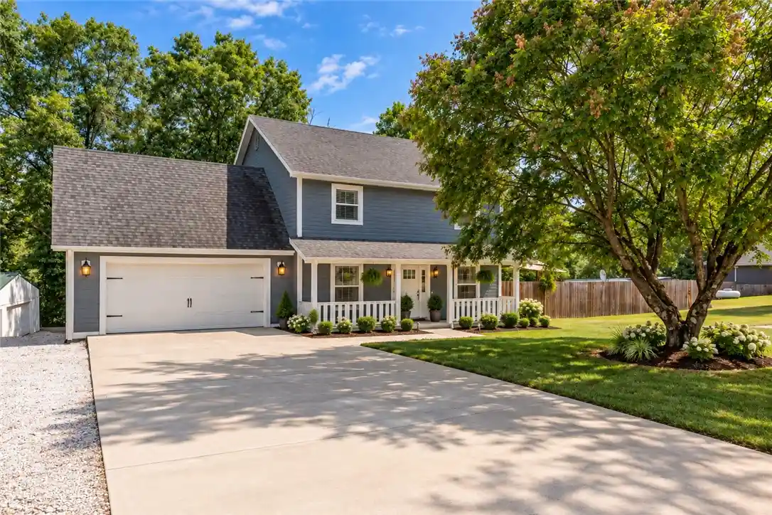Photo 1 of Single family home for sale at 8557 Manor Dr, Bentonville, AR 72712 | MLS# 1358878 | Listing updated on 2026-10-27