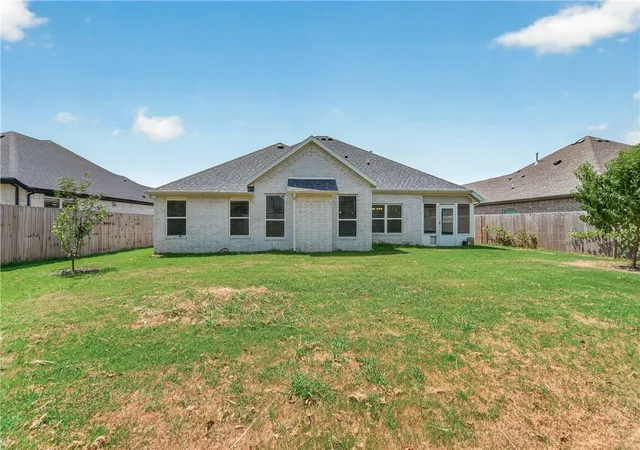 Photo 4 of Single family home for sale at 292 W Tyler Rd, Farmington, AR 72730 | MLS# 1358956 | Listing updated on 2026-09-06
