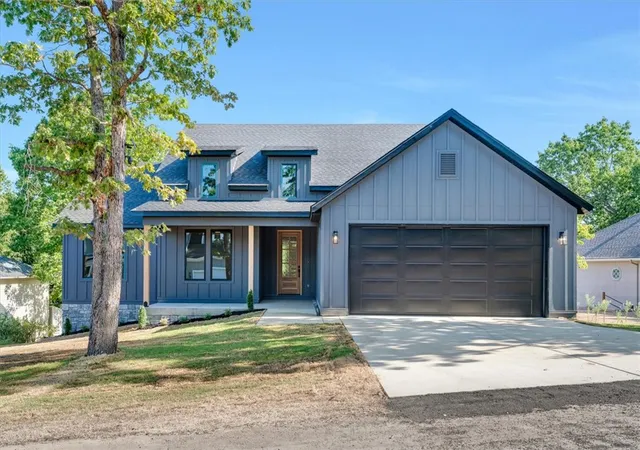 Photo 1 of Single family home for sale at 26 Dunvegan Dr, Bella Vista, AR 72715 | MLS# 1358313 | Listing updated on 2026-09-08