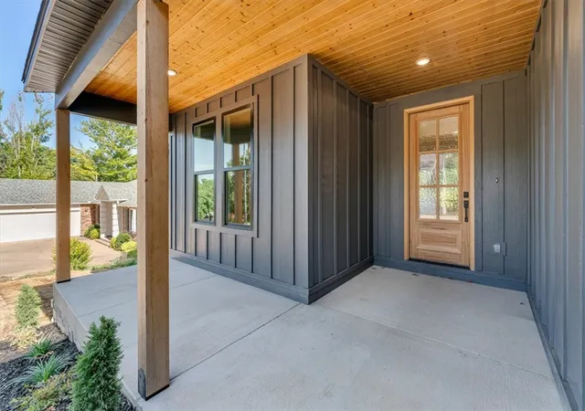 Photo 2 of Single family home for sale at 26 Dunvegan Dr, Bella Vista, AR 72715 | MLS# 1358313 | Listing updated on 2026-09-08