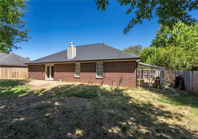 Photo 4 of Single family home for sale at 303 Edgehill Ave, Lowell, AR 72745 | MLS# 1359005 | Listing updated on 2026-09-22