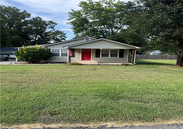 Photo 1 of Sale Pending at 511 E 7th Street, Russellville, AR 72801 | MLS# 1358450 | Listing updated on 2026-10-17