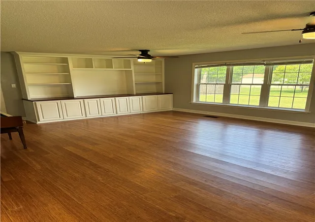 Photo 3 of Single family home for sale at 511 E 7th Street, Russellville, AR 72801 | MLS# 1358450 | Listing updated on 2026-09-22