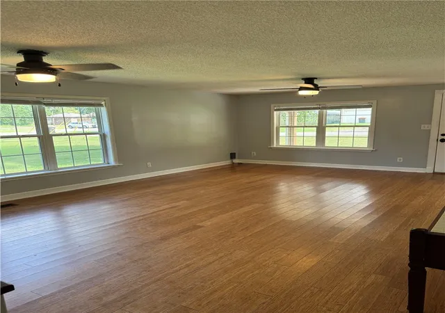 Photo 4 of Sale Pending at 511 E 7th Street, Russellville, AR 72801 | MLS# 1358450 | Listing updated on 2026-10-17