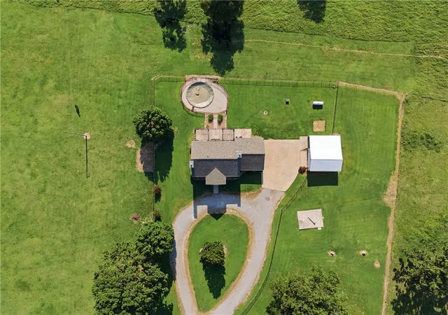 Photo 3 of Single family home for sale at 283 Cr 413, Berryville, AR 72616 | MLS# 1359130 | Listing updated on 2026-08-31