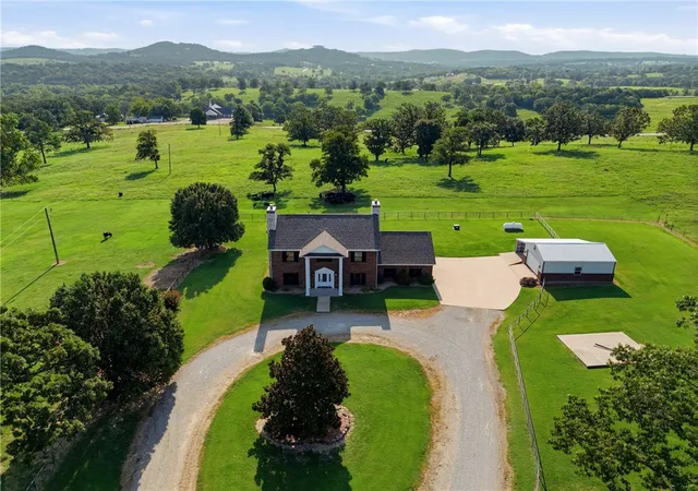 Photo 4 of Single family home for sale at 283 Cr 413, Berryville, AR 72616 | MLS# 1359130 | Listing updated on 2026-08-31