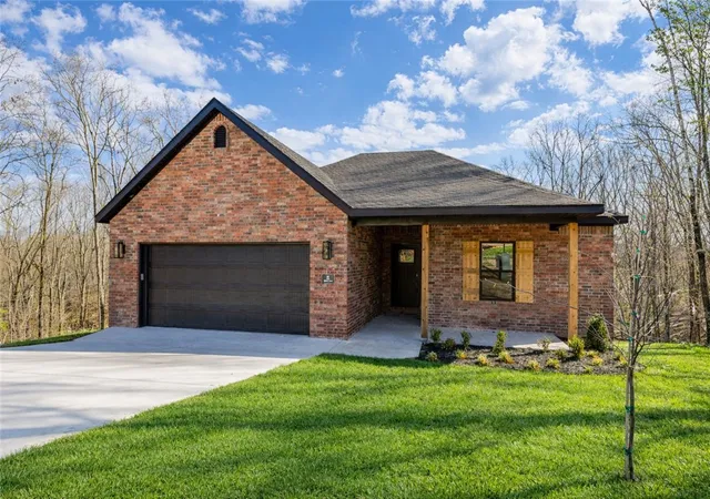 Photo 1 of Sale Pending at 8 Epping Dr, Bella Vista, AR 72714 | MLS# 1359098 | Listing updated on 2026-09-09