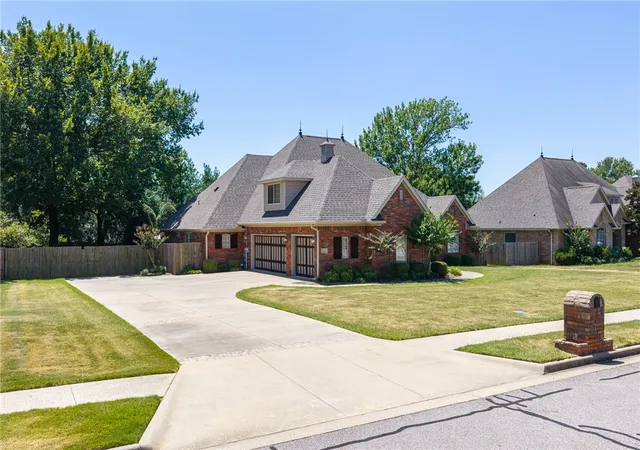 Photo 3 of Sale Pending at 1612 Granite Ln, Fort Smith, AR 72916 | MLS# 1358751 | Listing updated on 2026-09-02