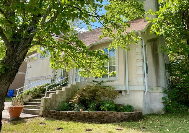 Photo 2 of Single family home for sale at 2909 E Setter St, Fayetteville, AR 72701 | MLS# 1358912 | Listing updated on 2026-09-08