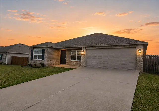 Photo 1 of Single family home for sale at 2809 Bauer St, Pea Ridge, AR 72751 | MLS# 1359198 | Listing updated on 2026-09-08