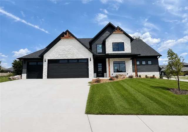 Photo 1 of Single family home for sale at 3600 Bearpaw Path, Bentonville, AR 72712 | MLS# 1358432 | Listing updated on 2026-09-06