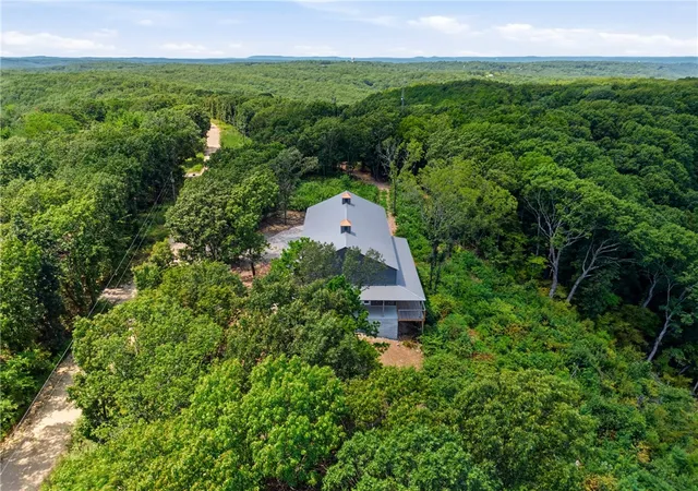 Photo 3 of Single family home for sale at 976 County Rd 220, Eureka Springs, AR 72631 | MLS# 1359145 | Listing updated on 2026-09-03