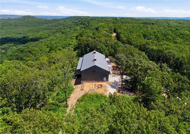 Photo 4 of Single family home for sale at 976 County Rd 220, Eureka Springs, AR 72631 | MLS# 1359145 | Listing updated on 2026-09-03