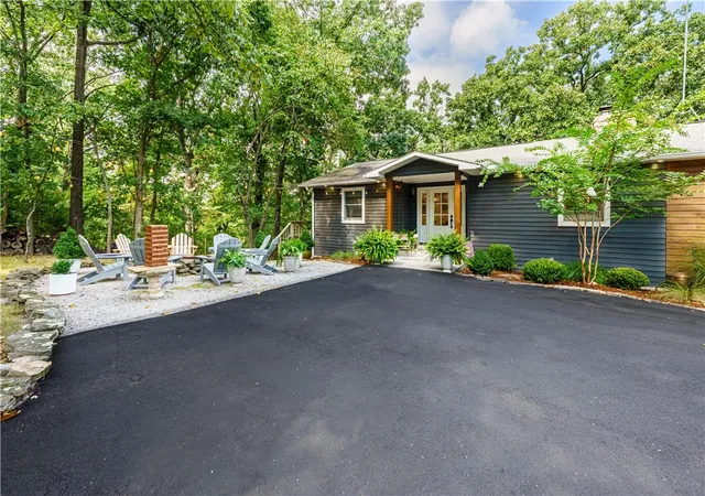 Photo 3 of Sale Pending at 259 Ridge Rd, Eureka Springs, AR 72631 | MLS# 1359233 | Listing updated on 2026-09-07