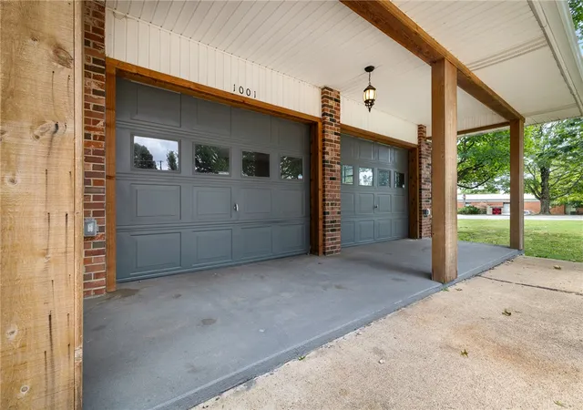 Photo 4 of Single family home for sale at 1001 Eugene St, Harrison, AR 72601 | MLS# 1359285 | Listing updated on 2026-09-14