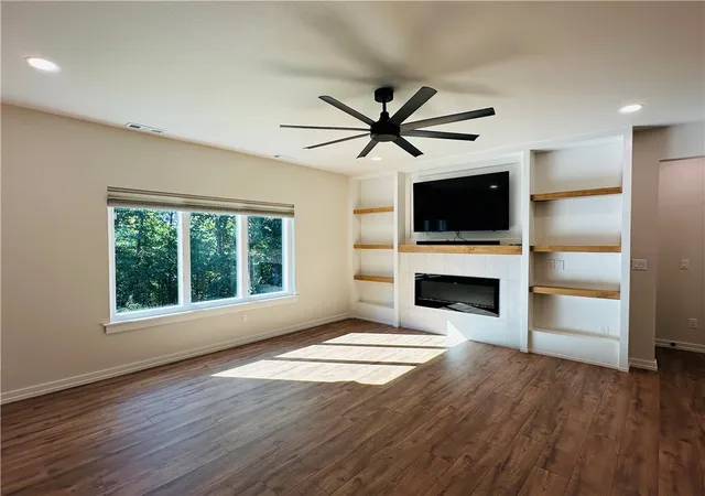 Photo 2 of Single family home for sale at 12 Letchworth Ln, Bella Vista, AR 72714 | MLS# 1359200 | Listing updated on 2026-09-21