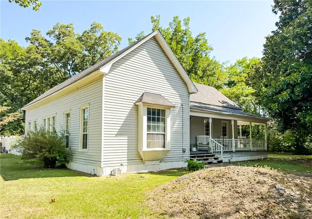 Photo 2 of Single family home for sale at 306 Nw 2nd Street, Atkins, AR 72823 | MLS# 1359202 | Listing updated on 2026-09-21
