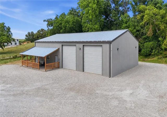 Photo 3 of Single family home for sale at 2184 W Liberty Ave, Tontitown, AR 72762 | MLS# 1358409 | Listing updated on 2026-09-19