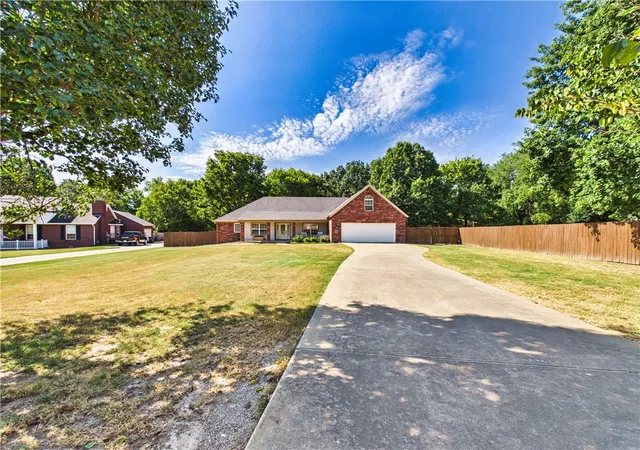 Photo 2 of Single family home for sale at 143 Pueblo Dr, Rogers, AR 72756 | MLS# 1358204 | Listing updated on 2026-08-30