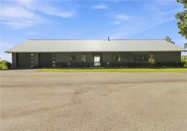 Photo 3 of Single family home for sale at 19658 W Highway 62, Eureka Springs, AR 72631 | MLS# 1359221 | Listing updated on 2026-09-14